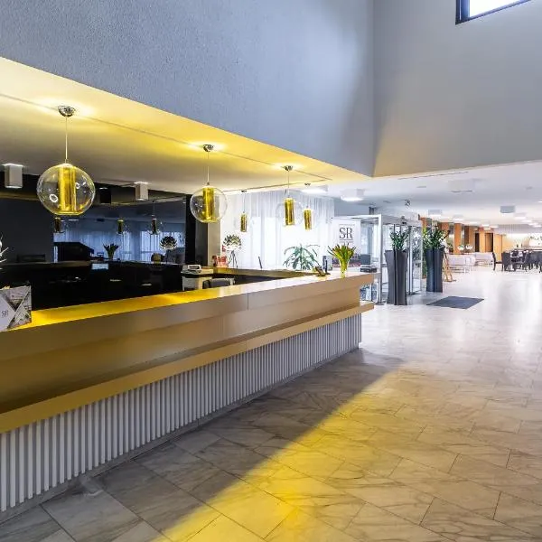 Viesnīca Hotel Solny pilsētā Kolobžega