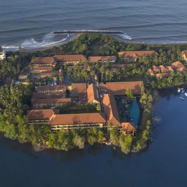 Anantara Kalutara Resort, hotel in Dodangoda