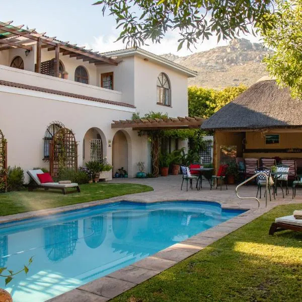 A Tuscan Villa Guest House, hotel di Fish Hoek