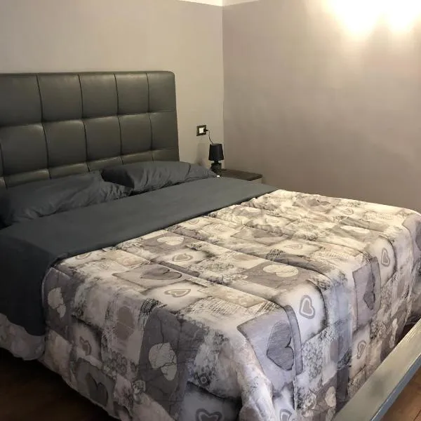 FORIA 58 APARTAMENTS, hotel en Nápoles