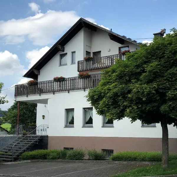 Gästehaus Rehwinkel, hotelli kohteessa Allenbach