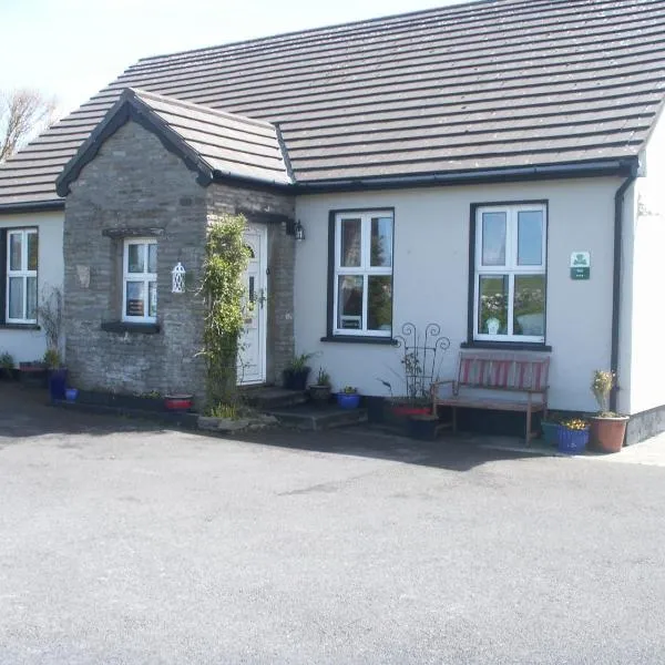 Toomullin House Accommodation, hotel in Doolin