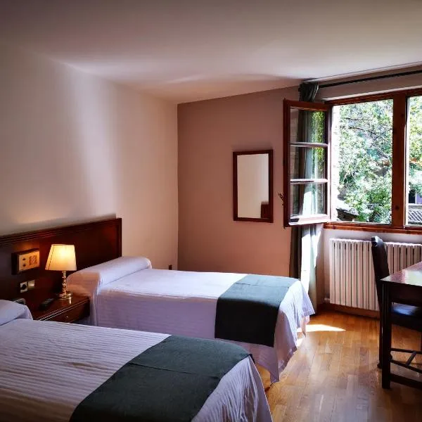 Hotel Santa Bàrbara De La Vall D'ordino, hotel v destinaci Ordino