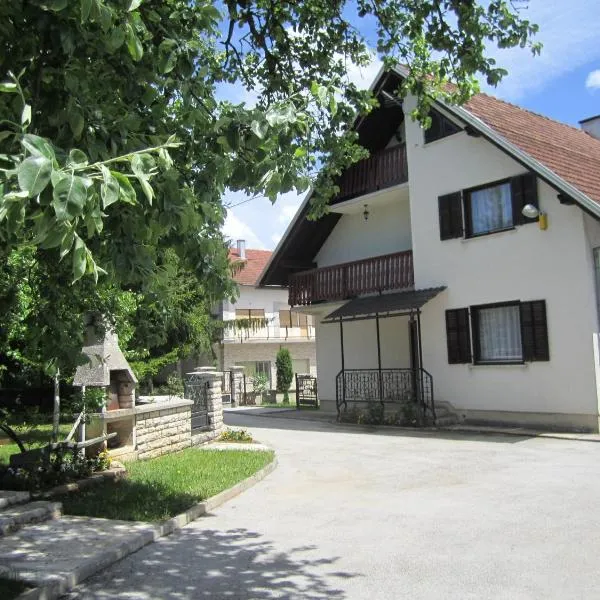 Vukelići에 위치한 호텔 Guest House Sveti Marko Gacka