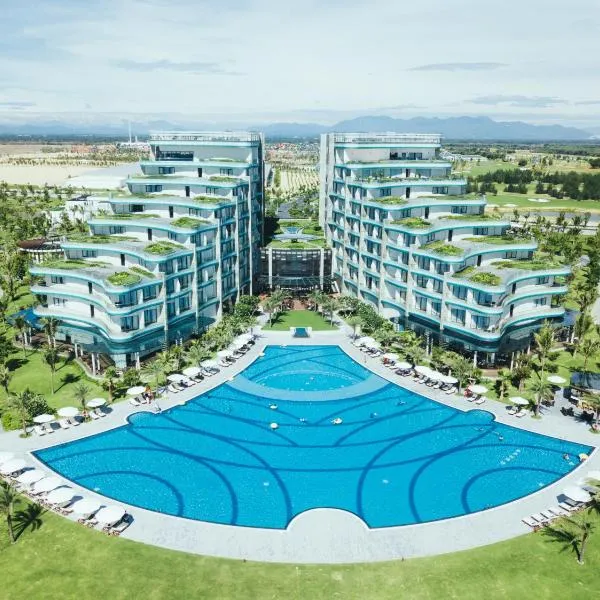 Vinpearl Resort & Golf Nam Hoi An, hôtel à Hà Bình (1)