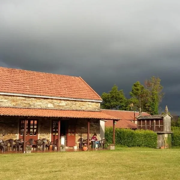 Camping Fragadeume, hotel in Puentes de García Rodríguez