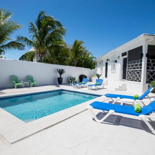 3 Bedroom Villas of Elephant Walk, hotel sa Grace Bay