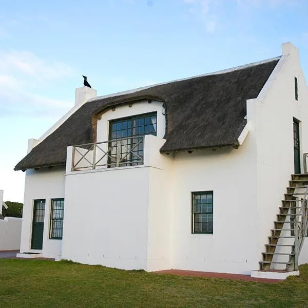 Arniston Seaside Cottages, hotell i Arniston