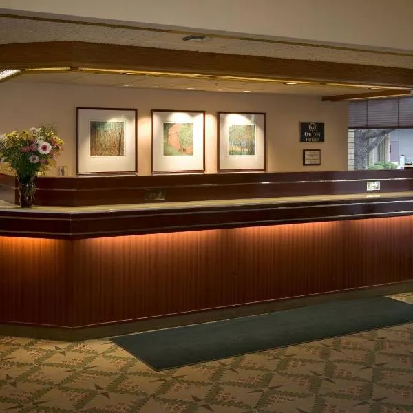 Red Lion Hotel Yakima Center, отель в городе Selah