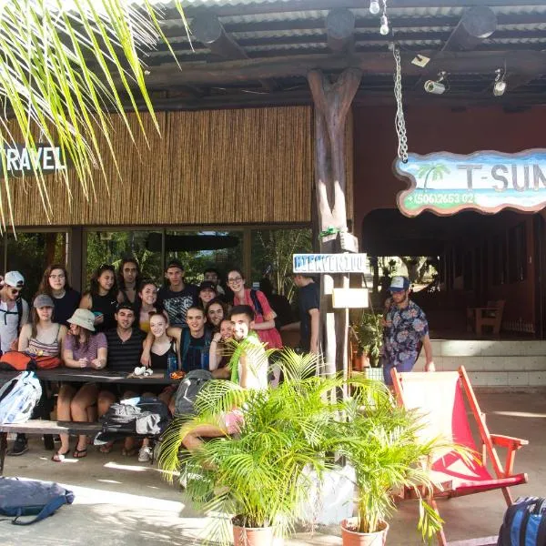 Tsunami Hostel, hotel v destinaci Tamarindo