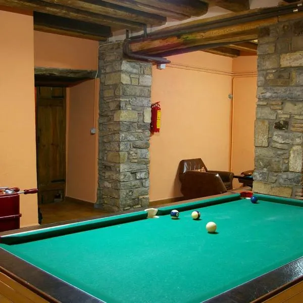 Casa Blasco, hotel in Artieda