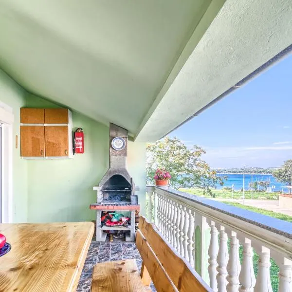 Apartmani Marin-Pošesi 182, hotel in Medulin