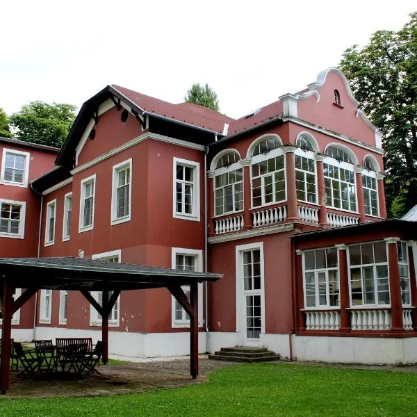 BF Hotel, hotel em Balatonföldvár