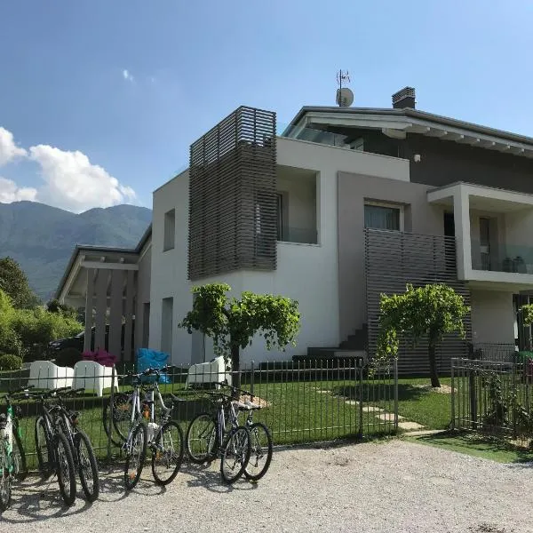 Art B&B Design, hotel v destinaci Costa Volpino