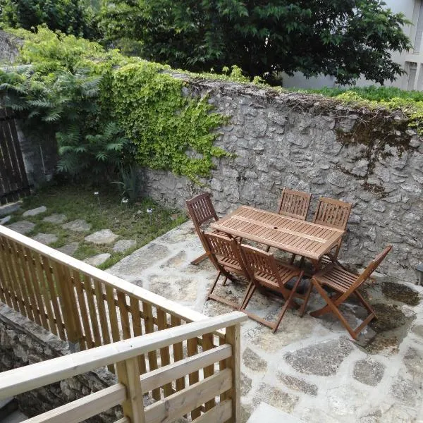 La Mare aux oiseaux 1608, ξενοδοχείο σε Sassenage