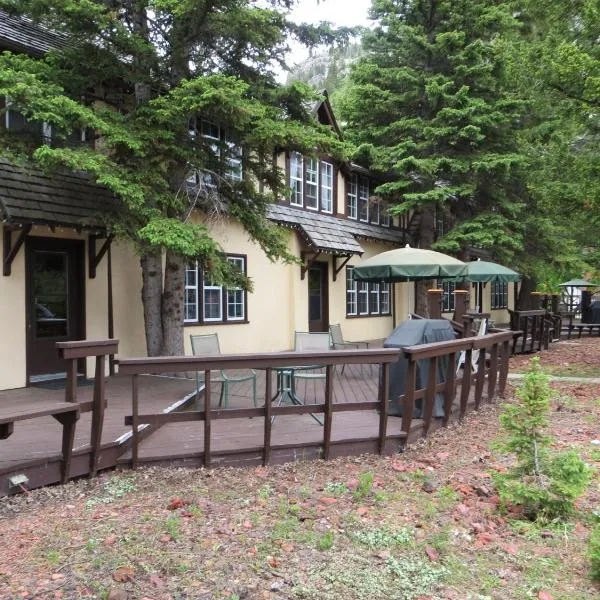 Crandell Mountain Lodge, hotel di Waterton Park