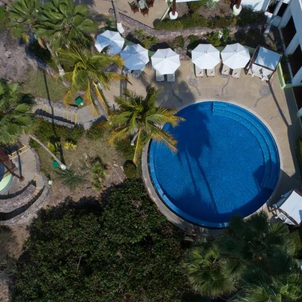 Hotel Punta Serena & Resorts - Solo Parejas, hotel in Tenacatita