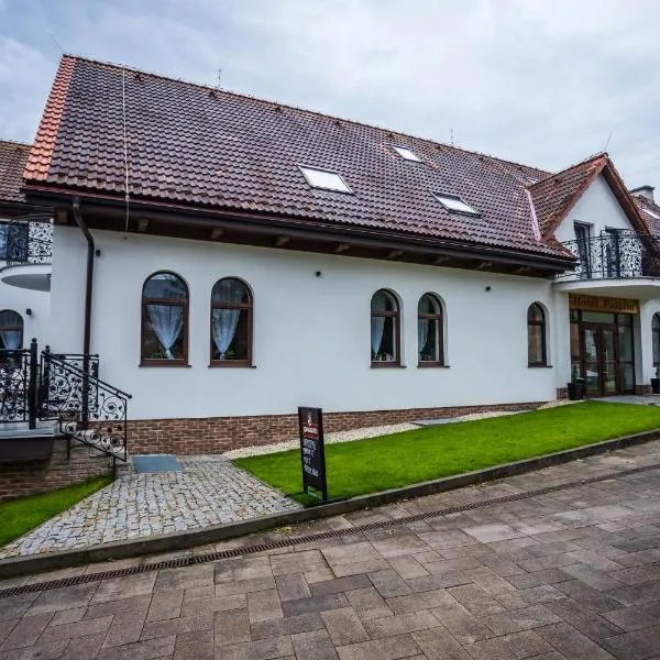 Hotel Palatín, hotel Árvaváralján