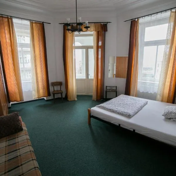 Apartment Kahoun, hotel in Prague
