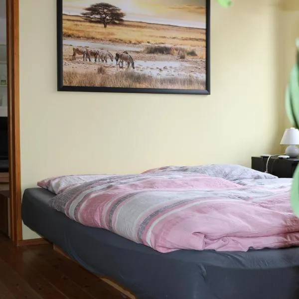 Fewo-Thüringer-Becken, hotel i Vehra