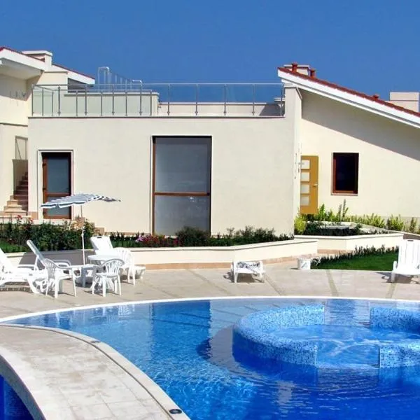 Sun Village Family Houses, hotel in Byala