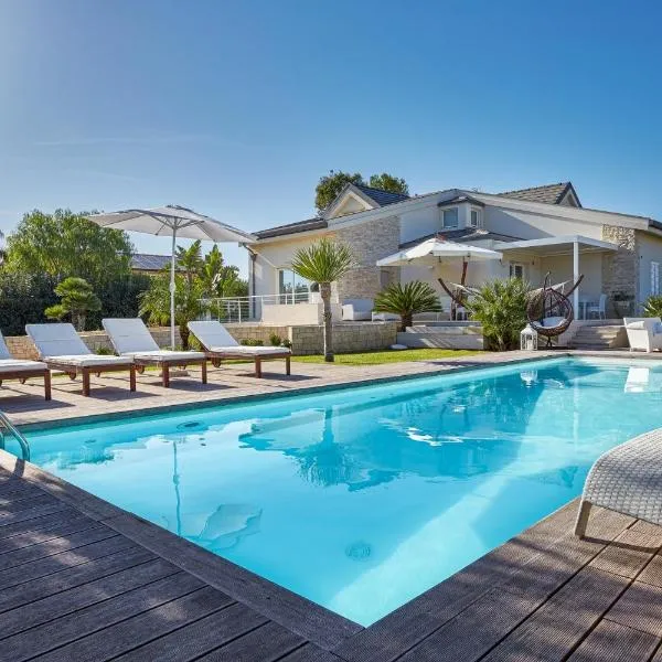 Villa Giame - Heated Pool, Beach at 350m – hotel w mieście Pozzallo