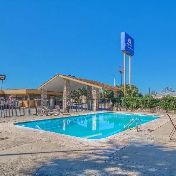 Americas Best Value Inn Uvalde, hotel u gradu Juvaldi