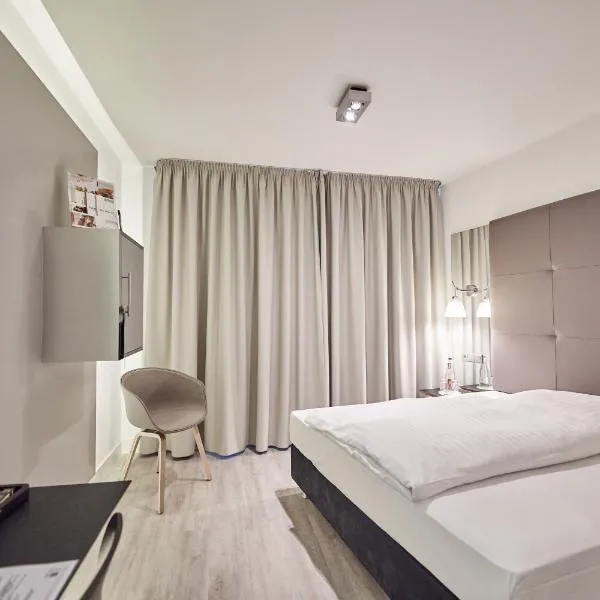 Hotel Amadeus: Hannover şehrinde bir otel