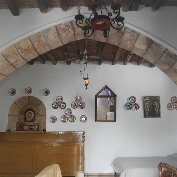 Kellas traditional house, hotell i Archangelos