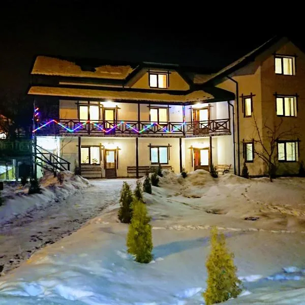 Hollywood, Hotel in Jaremtsche