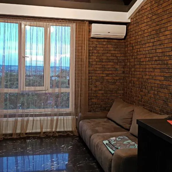 В стиле LOFT 2ухэтажная квартира., hotel in Kharkiv