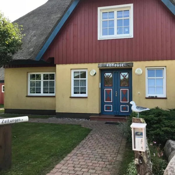 "Steuermannskammer" by Ferienhaus Strandgut, hotel in Born
