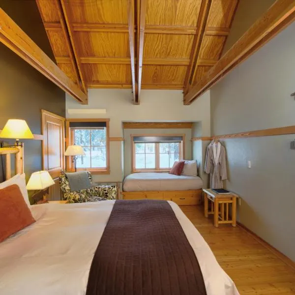 Sleeping Lady Mountain Resort: Dryden şehrinde bir otel