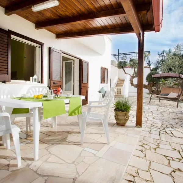 Le Gioie - Dimora Scalelle - Villetta con giardino e veranda vista mare, hotel in Torre Vado