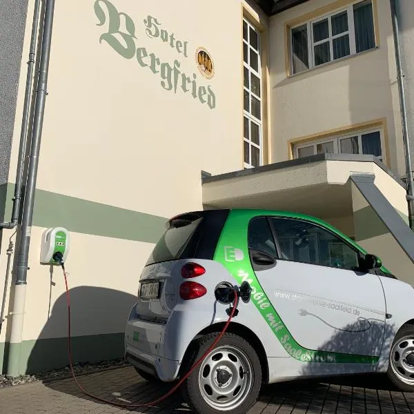 Hotel & Restaurant Bergfried, hotel v destinaci Saalfeld
