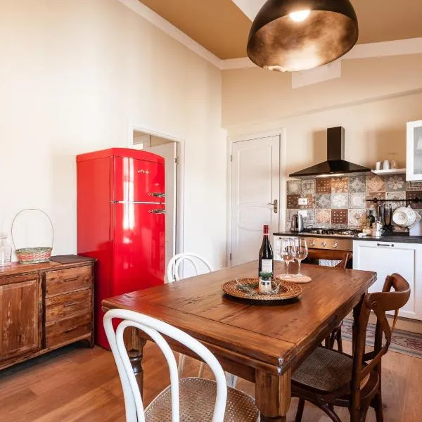 Affordable suite with a view - Heart of Lucca, 2 baths, 3 SmartTV, hotel in Lucca