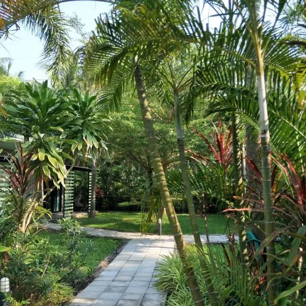 The Leaf Bankrut, hotel in Bang Saphan