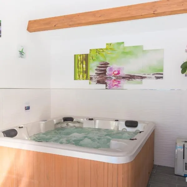 Chambre d'hôtes source de la St Baume, hotel v destinaci Plan dʼAups