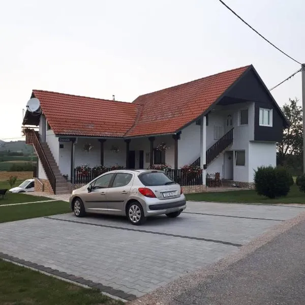 Guesthouse Andja, hotel di Smoljanac