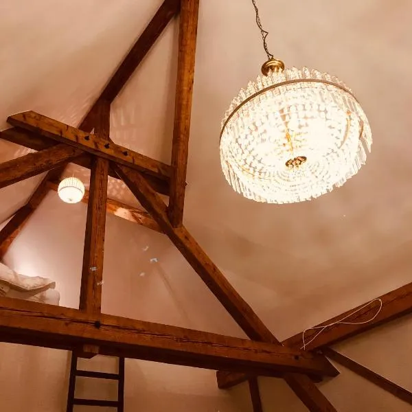 Charmantes Loft mit ganz besonderem Flair, hotel v destinaci Friedrichshafen