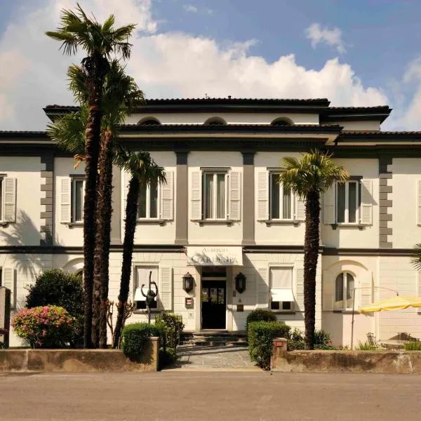Villa Garni Gardenia、カズラノのホテル
