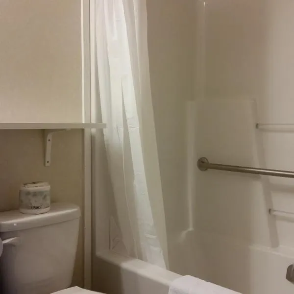 Bear's Den Lodge, hotel v destinaci Shaunavon