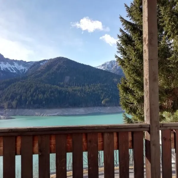 Elison-on the lake B&B, hotel in Ampezzo