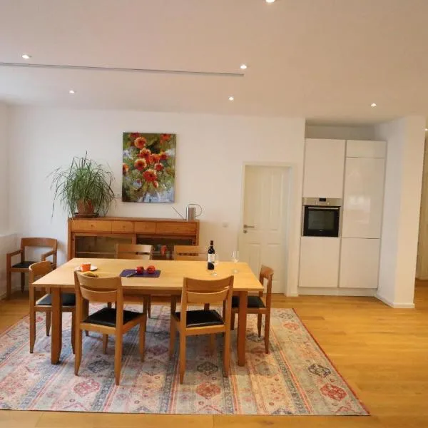 Fewo am Josephsplatz 125 m2, hotel em Munique