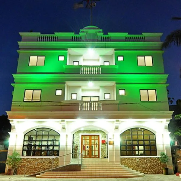 El Haciendero Private Hotel: Oton şehrinde bir otel