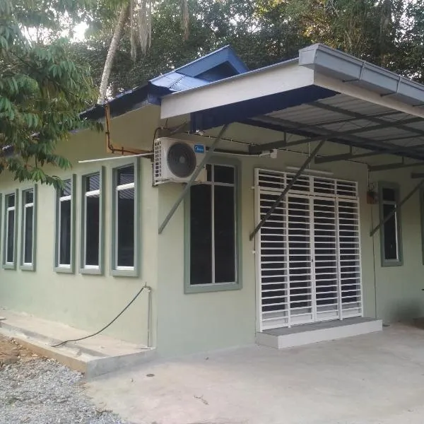 DZe Homestay Singkir Genting, hotel in Kampong Merbok