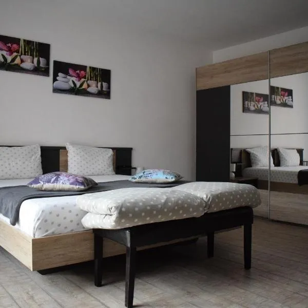 Bruno Apartment, hotell i Coruşu