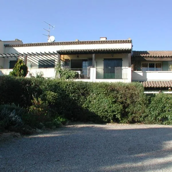 Les Arbousiers – hotel w mieście La Croix-Valmer