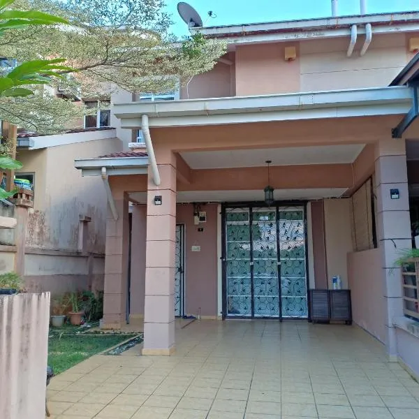 Muslim Dinaim Homestay, hotel v destinaci Tanjung Malim