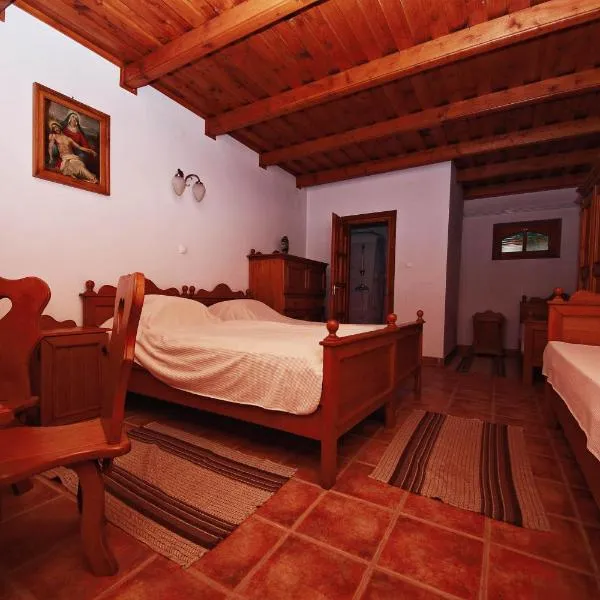 Ócsárdi Tópanzió, hotel v destinaci Ócsárd